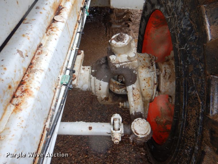 image for item II9916 1998 Skyjack SJ9250  scissor lift