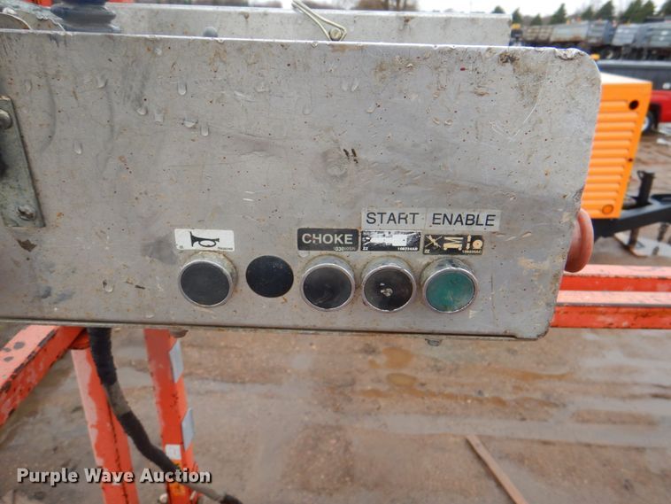 image for item II9916 1998 Skyjack SJ9250  scissor lift