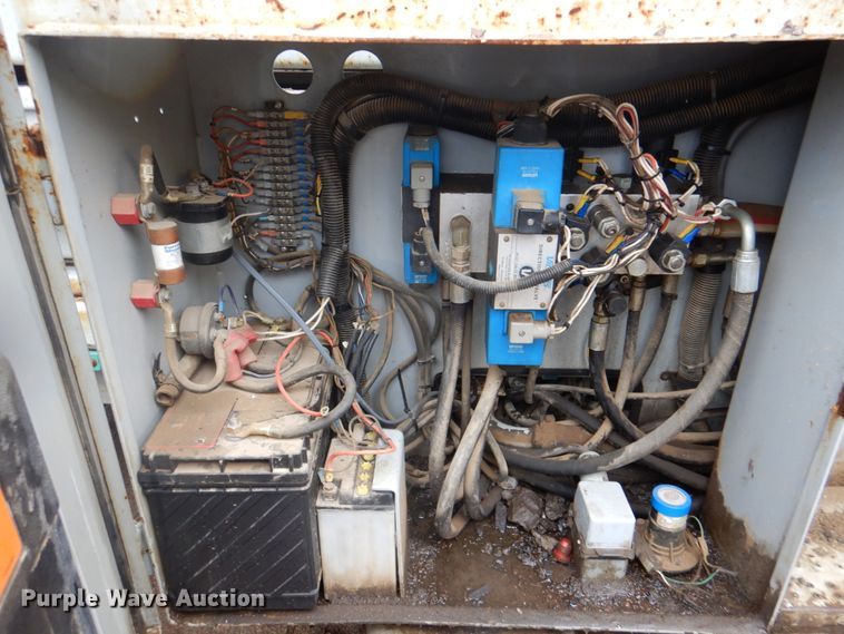 image for item II9916 1998 Skyjack SJ9250  scissor lift