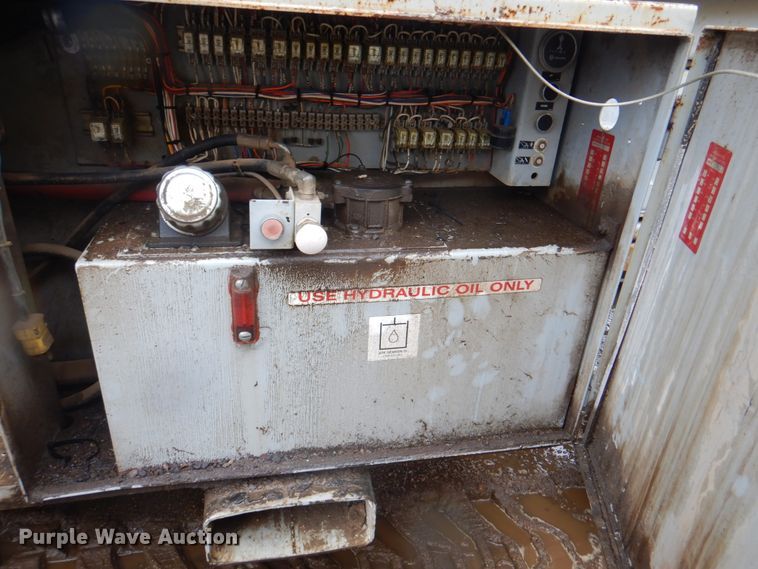 image for item II9916 1998 Skyjack SJ9250  scissor lift