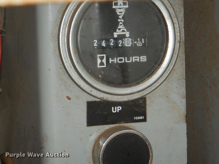 image for item II9916 1998 Skyjack SJ9250  scissor lift