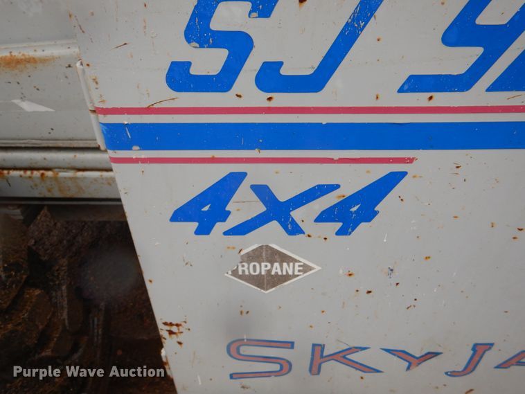 image for item II9916 1998 Skyjack SJ9250  scissor lift