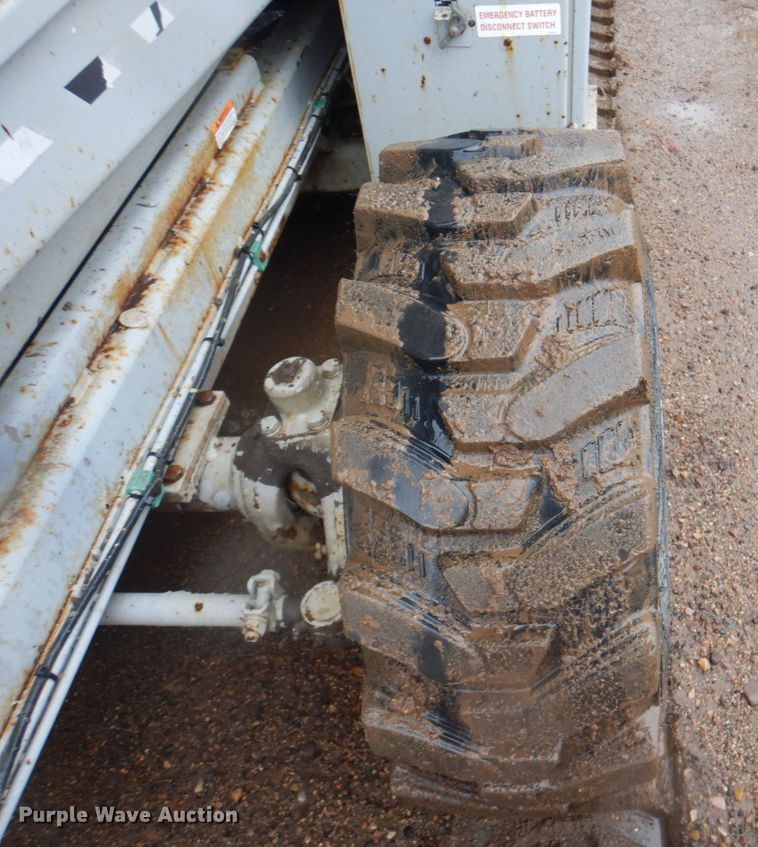 image for item II9916 1998 Skyjack SJ9250  scissor lift