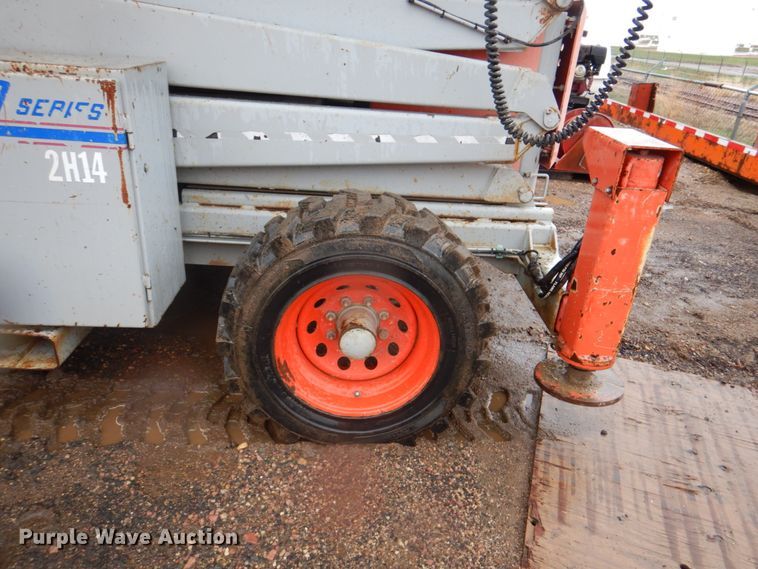 image for item II9916 1998 Skyjack SJ9250  scissor lift