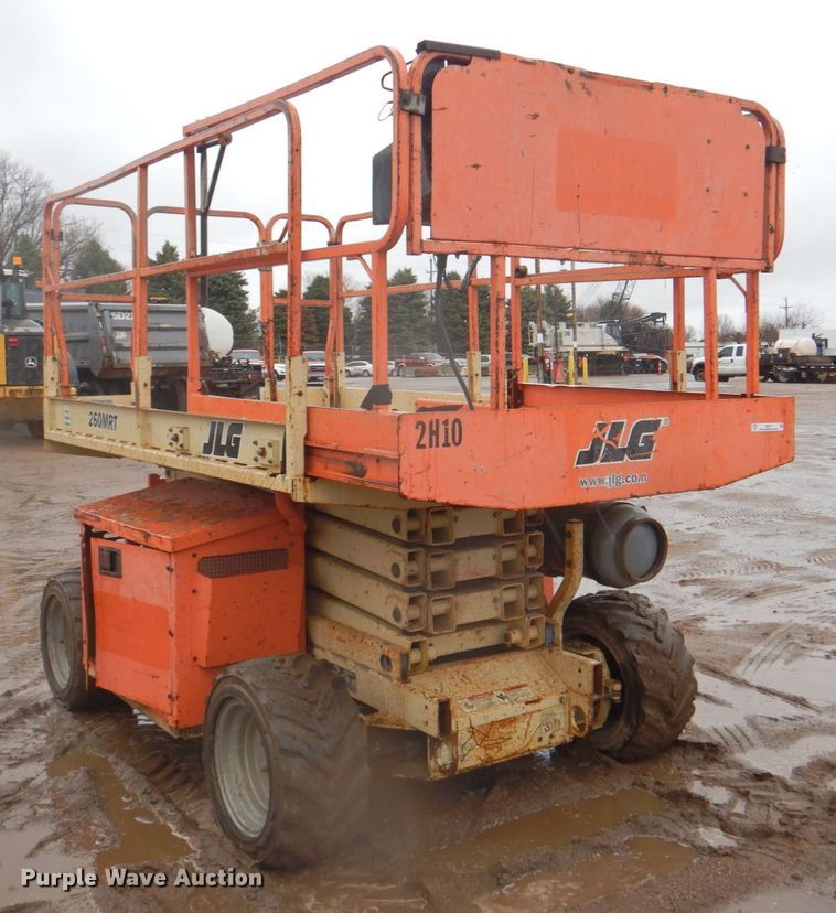 image for item II9917 2005 JLG 260MRT  scissor lift