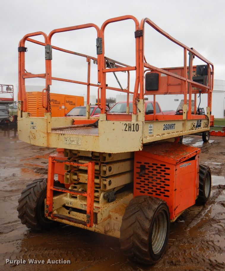 image for item II9917 2005 JLG 260MRT  scissor lift