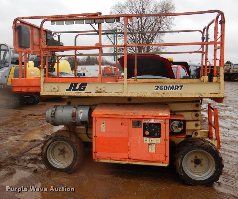 image for item II9917 2005 JLG 260MRT  scissor lift