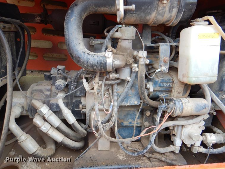 image for item II9917 2005 JLG 260MRT  scissor lift