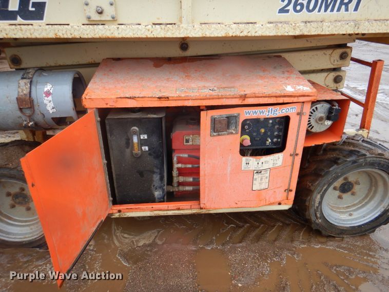 image for item II9917 2005 JLG 260MRT  scissor lift