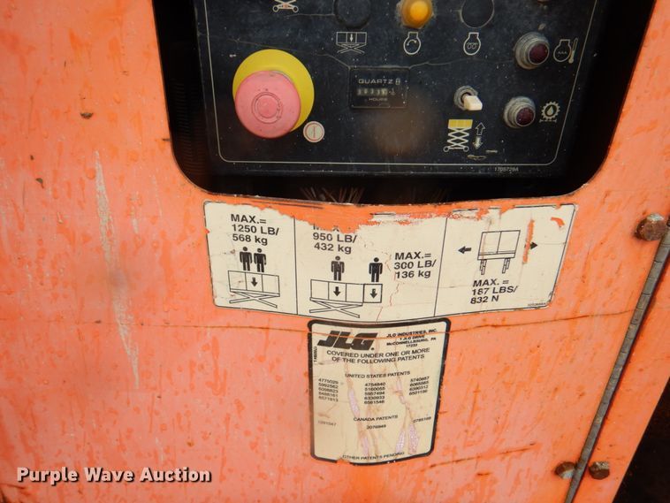image for item II9917 2005 JLG 260MRT  scissor lift