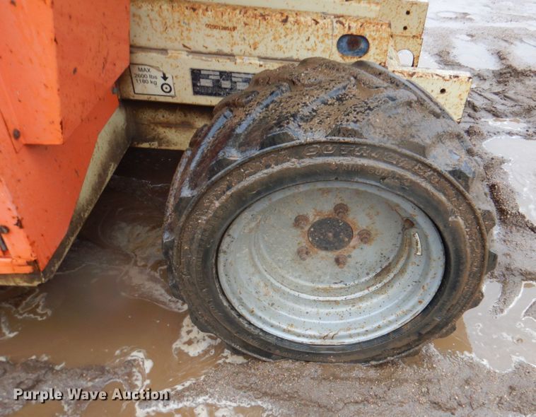 image for item II9917 2005 JLG 260MRT  scissor lift