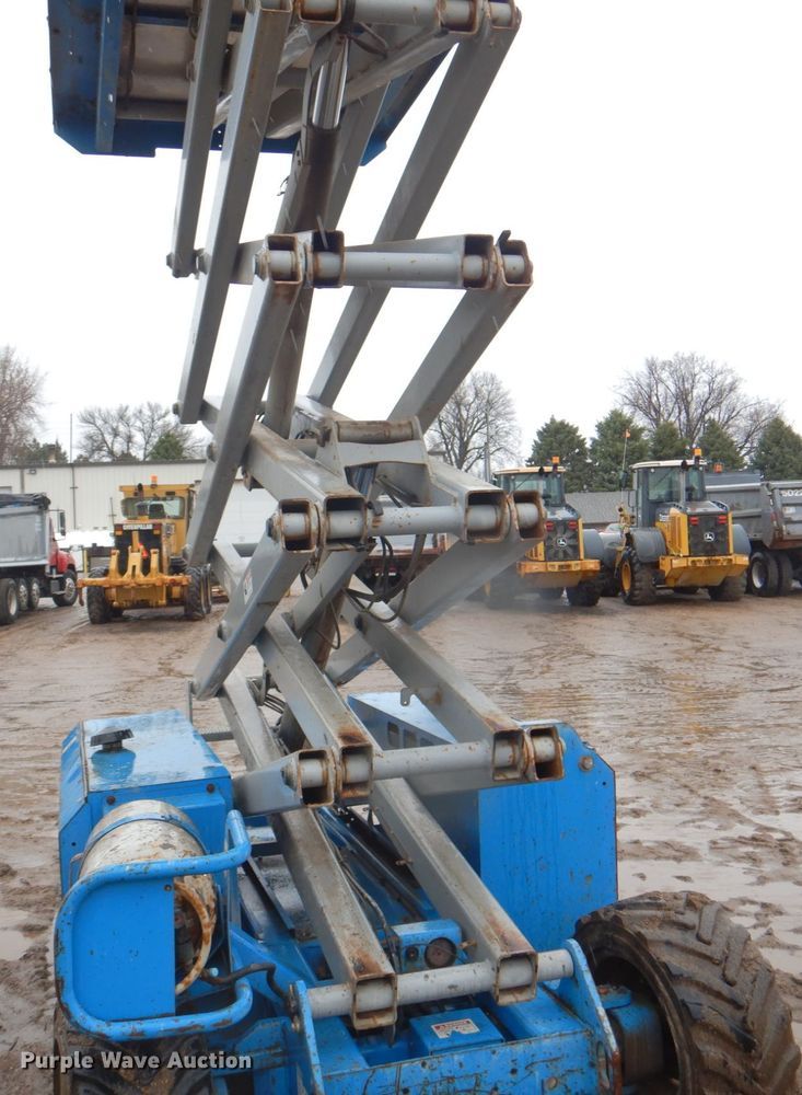 image for item II9923 Genie GS3268RT  scissor lift
