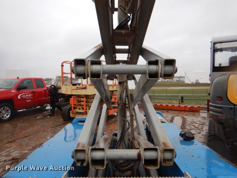 image for item II9923 Genie GS3268RT  scissor lift