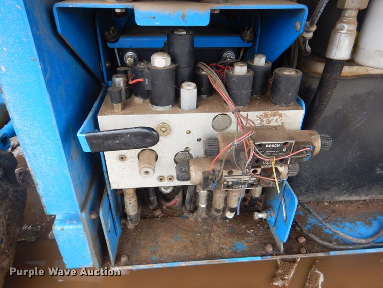 image for item II9923 Genie GS3268RT  scissor lift