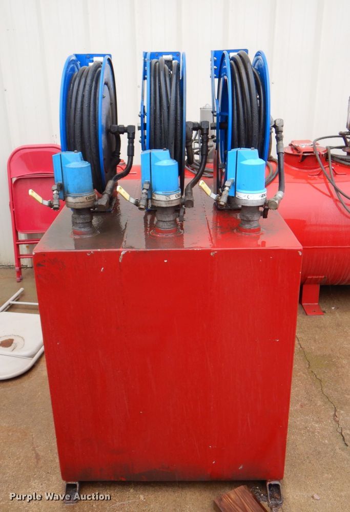 image for item II9927 JBC  oil tank