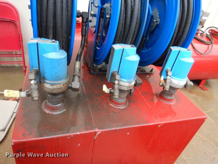 image for item II9927 JBC  oil tank