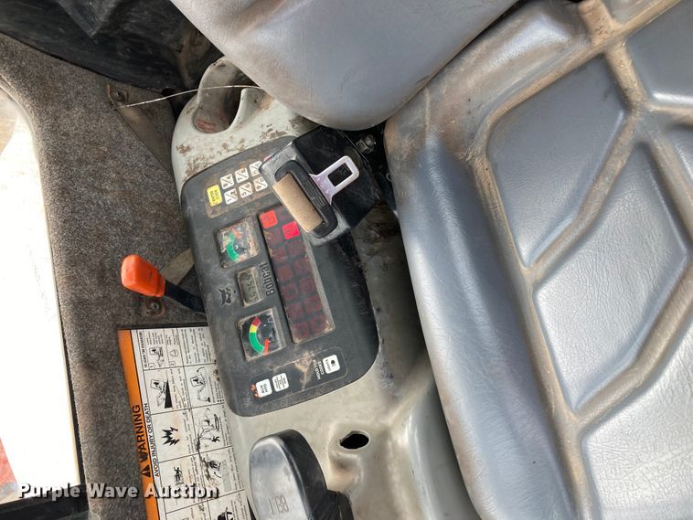 image for item IK9969 2006 Bobcat 435  mini excavator