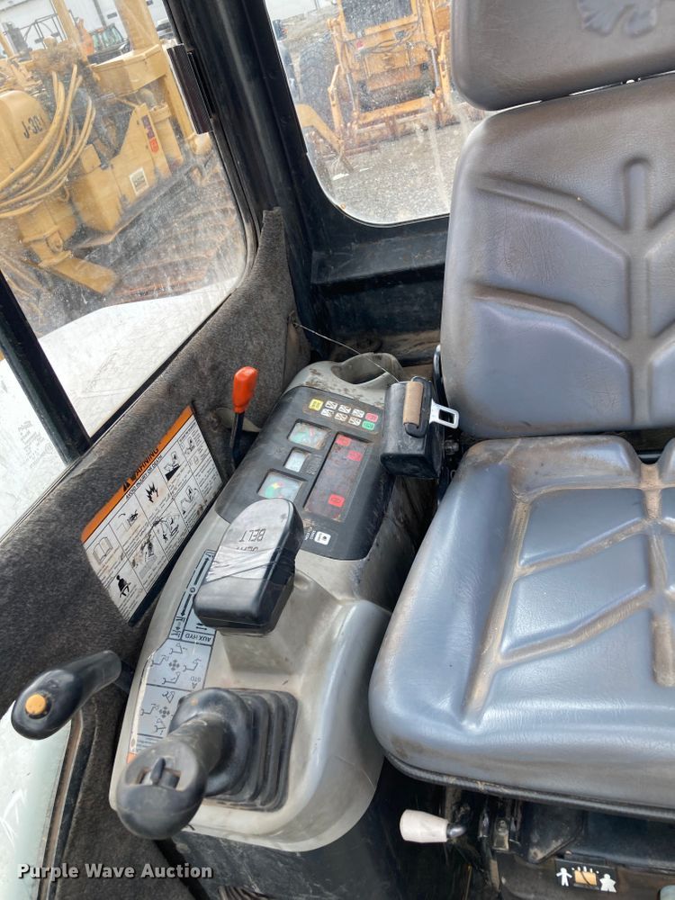 image for item IK9969 2006 Bobcat 435  mini excavator