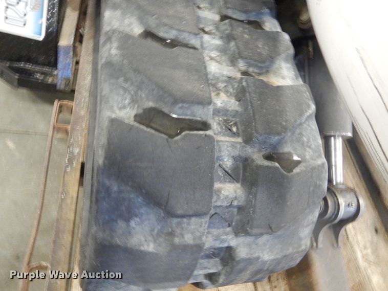 image for item IK9969 2006 Bobcat 435  mini excavator