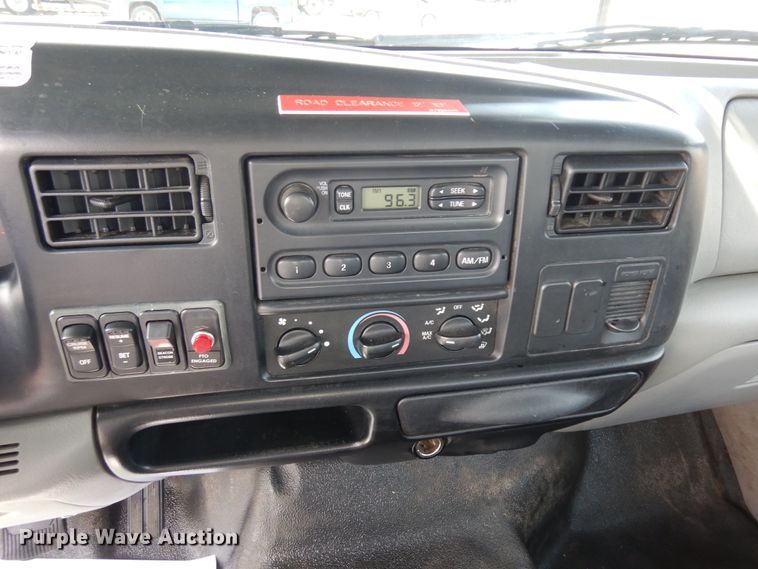 image for item IP9110 2005 Ford F750 Super Duty  forestry bucket truck