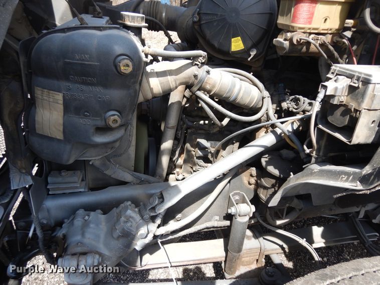 image for item IP9110 2005 Ford F750 Super Duty  forestry bucket truck