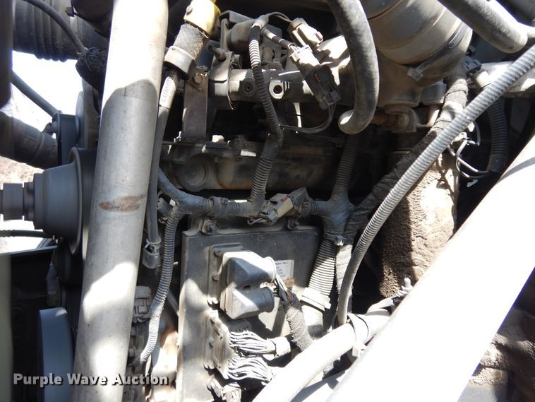 image for item IP9110 2005 Ford F750 Super Duty  forestry bucket truck