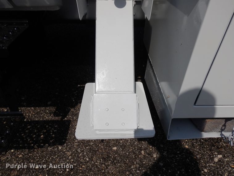 image for item IP9110 2005 Ford F750 Super Duty  forestry bucket truck