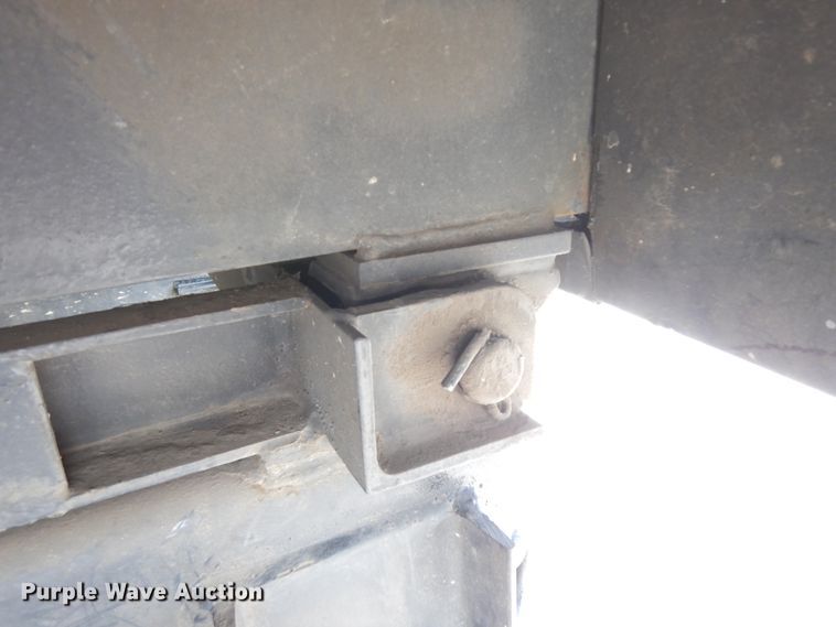 image for item IP9110 2005 Ford F750 Super Duty  forestry bucket truck