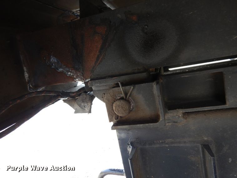 image for item IP9110 2005 Ford F750 Super Duty  forestry bucket truck