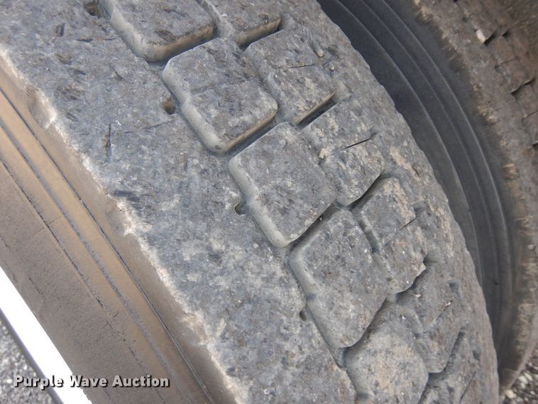 image for item IP9110 2005 Ford F750 Super Duty  forestry bucket truck