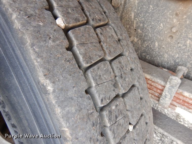 image for item IP9110 2005 Ford F750 Super Duty  forestry bucket truck