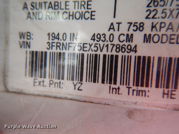 image for item IP9110 2005 Ford F750 Super Duty  forestry bucket truck