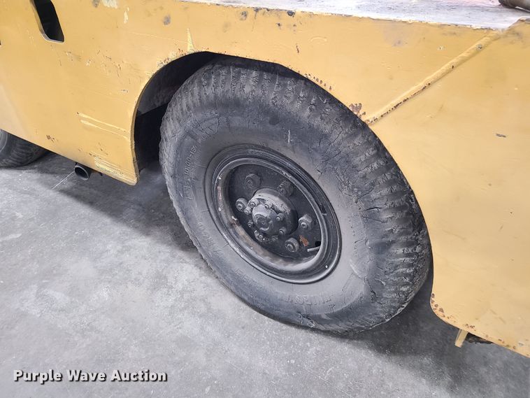 image for item IQ9029 Drott 85RM2  carry deck crane