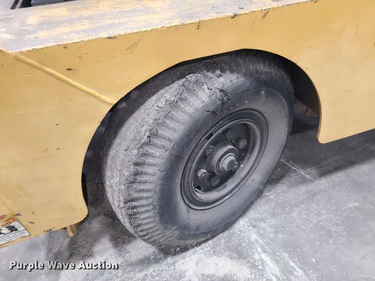 image for item IQ9029 Drott 85RM2  carry deck crane