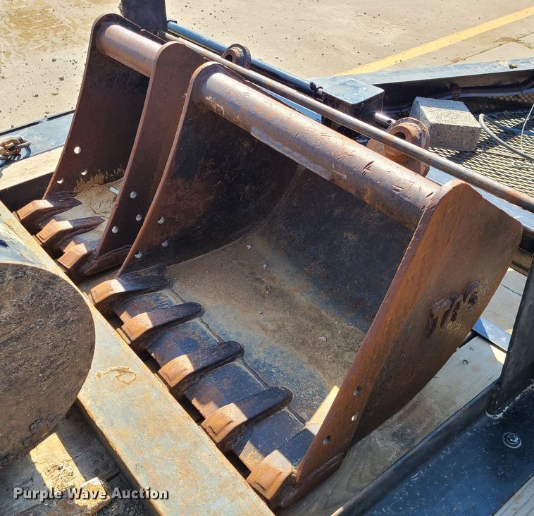 image for item IQ9096 2008 Takeuchi TB138FR  mini excavator