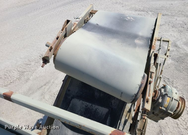 image for item IQ9101 1972 Cedarapids 3109-015  screening plant