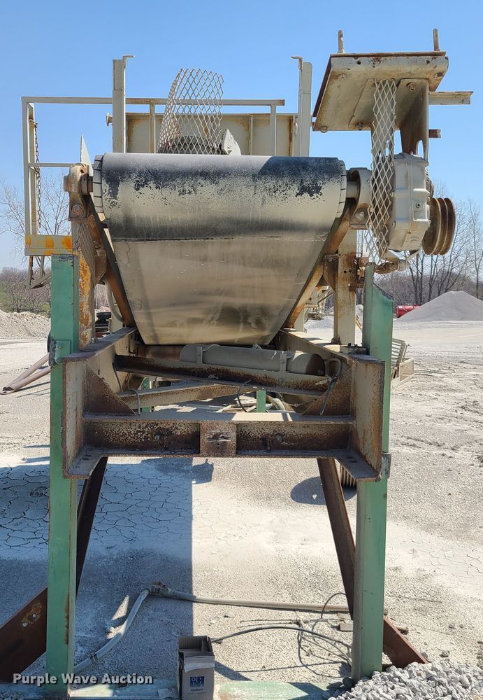 image for item IQ9102 Cedarapids 5040 hammer mill