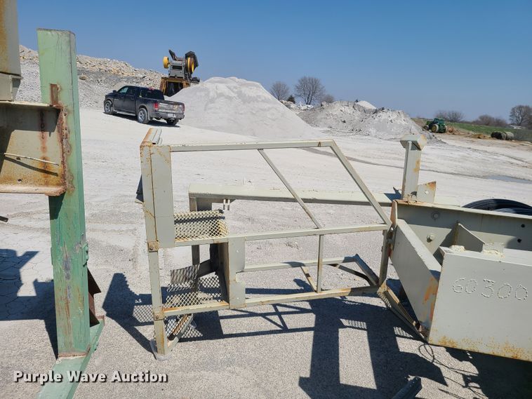 image for item IQ9102 Cedarapids 5040 hammer mill