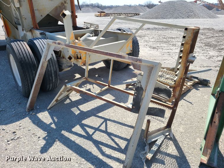 image for item IQ9102 Cedarapids 5040 hammer mill