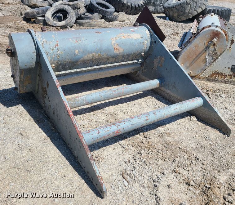 image for item IQ9103 Cedarapids screen vibrator