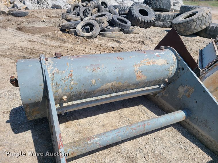 image for item IQ9103 Cedarapids screen vibrator