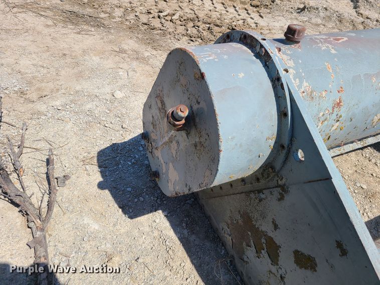 image for item IQ9103 Cedarapids screen vibrator