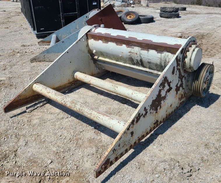 image for item IQ9104 Cedarapids screen vibrator