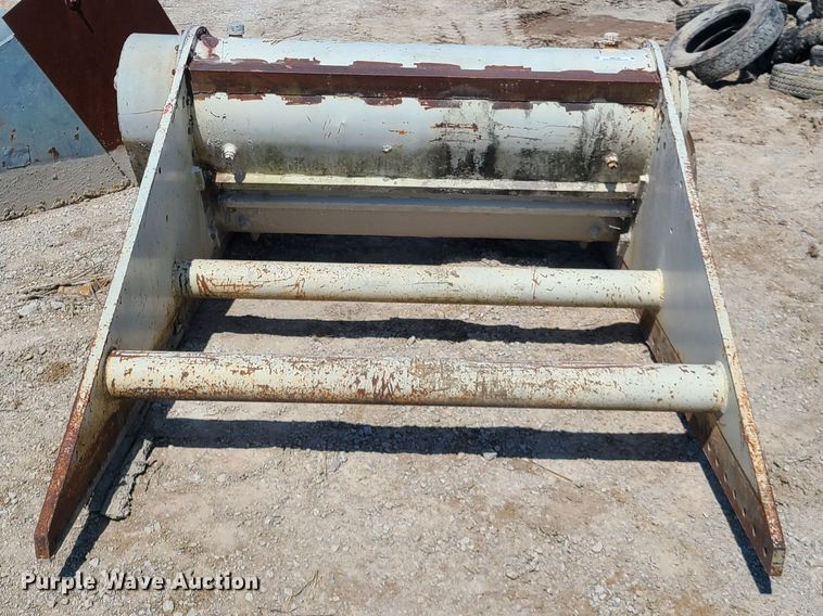 image for item IQ9104 Cedarapids screen vibrator