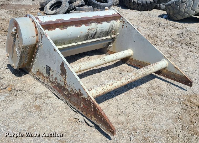 image for item IQ9104 Cedarapids screen vibrator