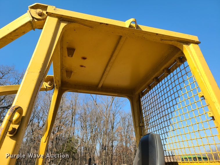 image for item IQ9124 Caterpillar D3B  dozer