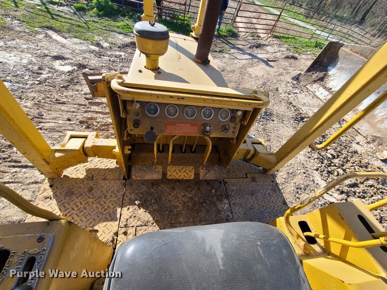 image for item IQ9124 Caterpillar D3B  dozer