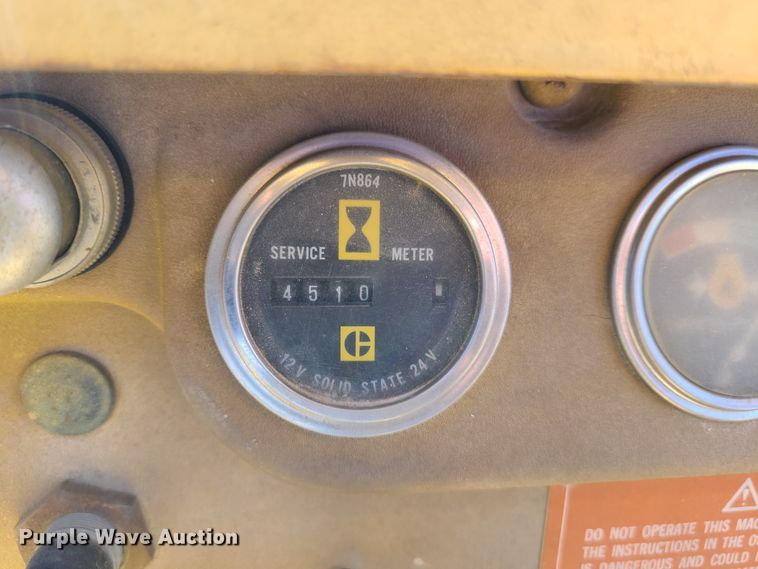 image for item IQ9124 Caterpillar D3B  dozer