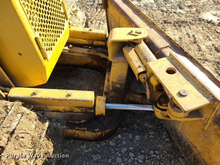 image for item IQ9124 Caterpillar D3B  dozer