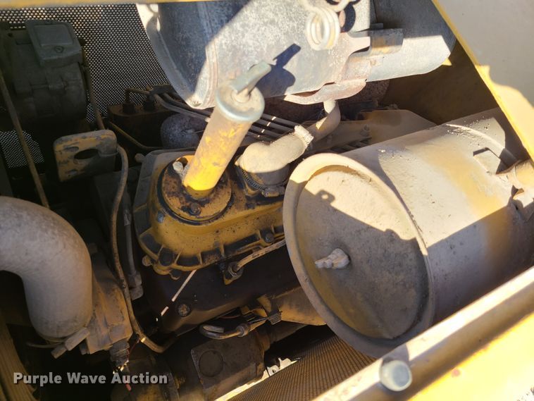 image for item IQ9124 Caterpillar D3B  dozer